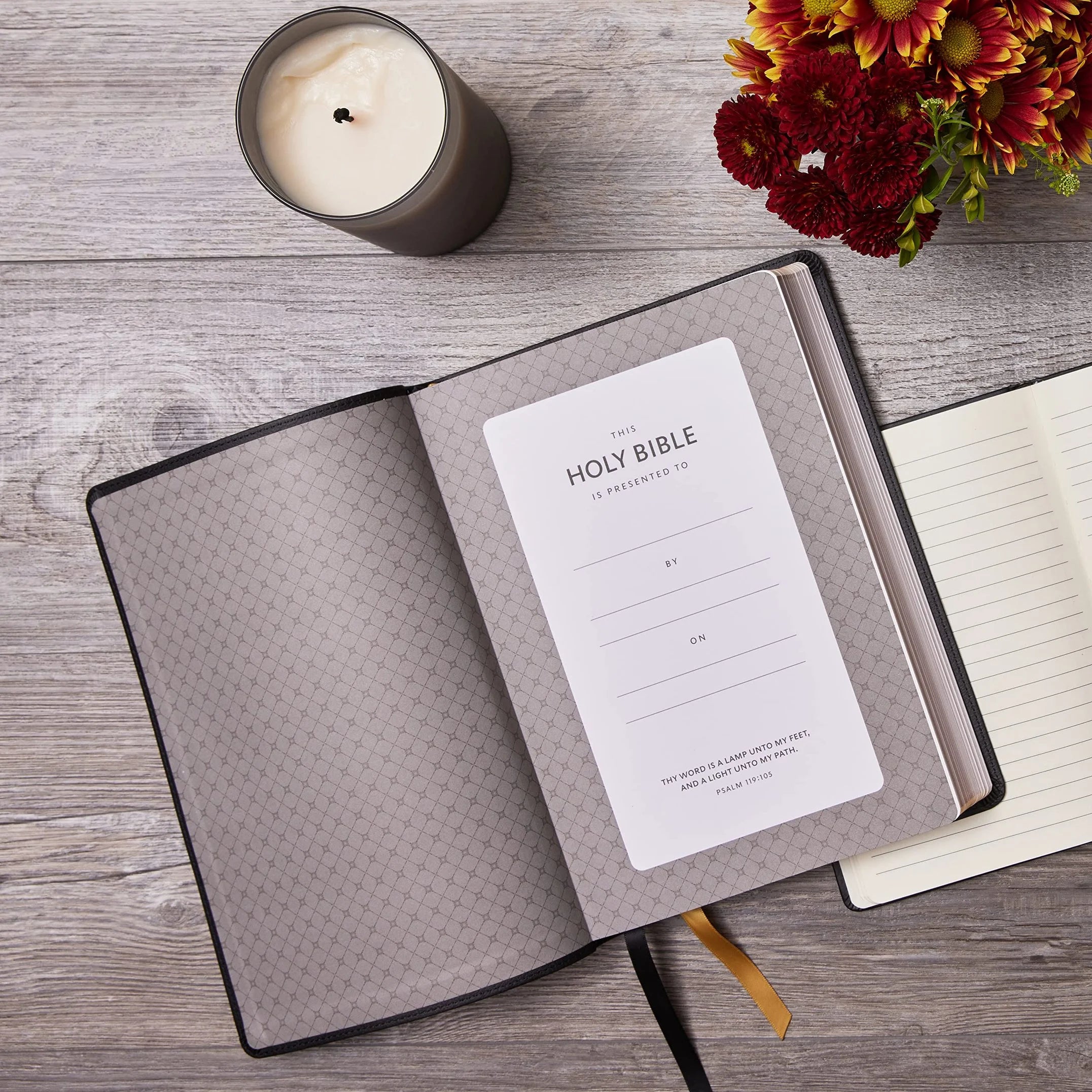 KJV Holy Bible: Giant Print Thinline Bible, Black Leathersoft, Red Letter, Comfort Print: King James Version (Vintage Se, (Hardcover)